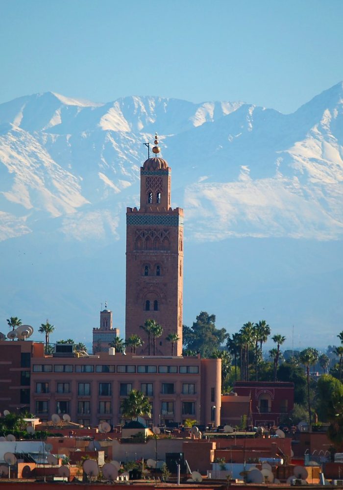 Minaret et sommets de l’Atlas